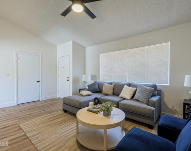 7204 E Drummer Avenue - Photo Thumbnail 6