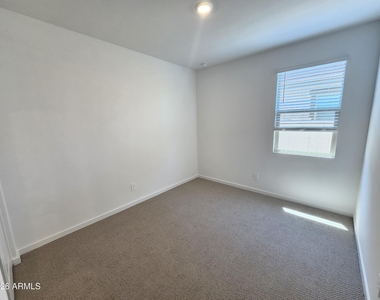26007 N 160th Lane - Photo Thumbnail 39