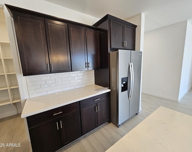26007 N 160th Lane - Photo Thumbnail 11
