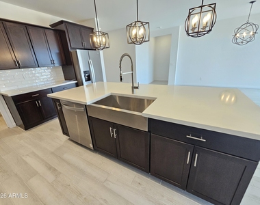 26007 N 160th Lane - Photo Thumbnail 10