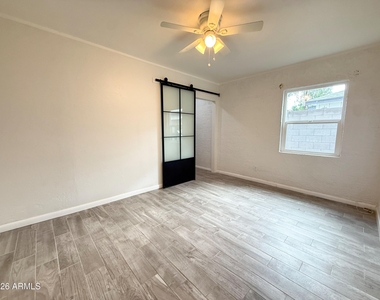 1116 E Fern Drive N - Photo Thumbnail 10