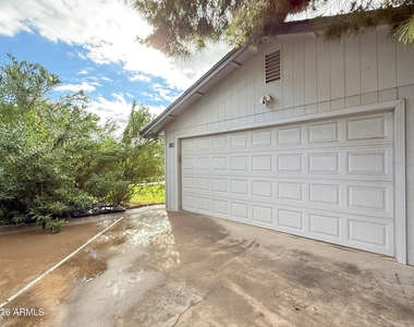 1116 E Fern Drive N - Photo Thumbnail 28