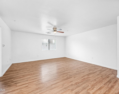3065 N 67th Avenue - Photo Thumbnail 3