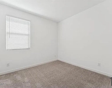 8344 N 170th Lane - Photo Thumbnail 11