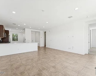 8344 N 170th Lane - Photo Thumbnail 2
