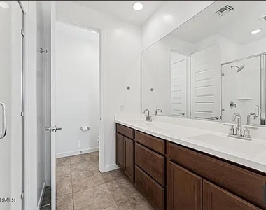 8344 N 170th Lane - Photo Thumbnail 9