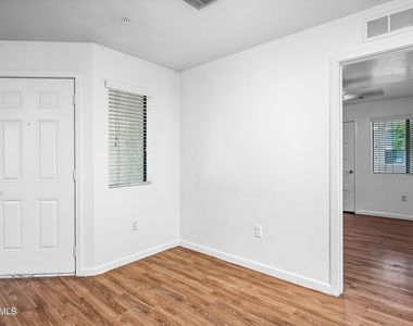 3065 N 67th Avenue - Photo Thumbnail 10