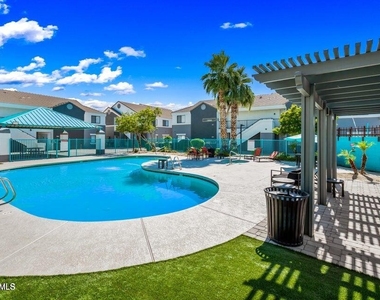 3065 N 67th Avenue - Photo Thumbnail 22