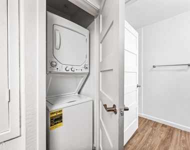 3065 N 67th Avenue - Photo Thumbnail 18