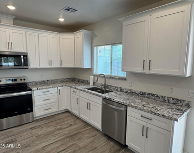 2814 E Roeser Road - Photo Thumbnail 4
