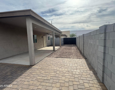 2814 E Roeser Road - Photo Thumbnail 2