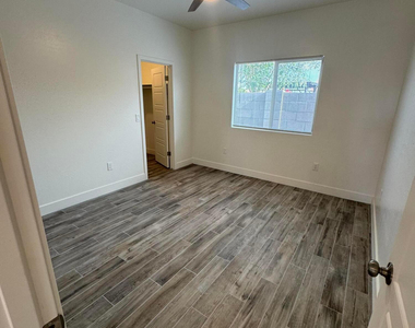 2814 E Roeser Road - Photo Thumbnail 12