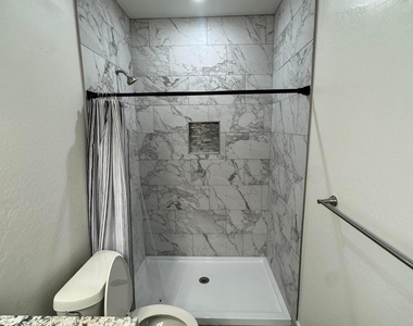 2814 E Roeser Road - Photo Thumbnail 9