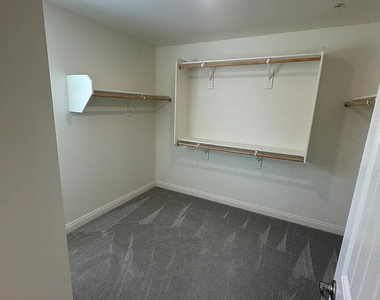 2509 N Heritage Street - Photo Thumbnail 21