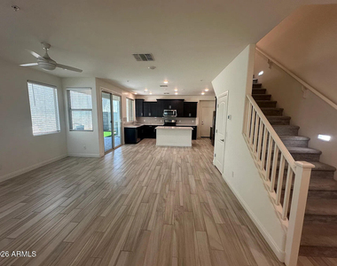 2509 N Heritage Street - Photo Thumbnail 2