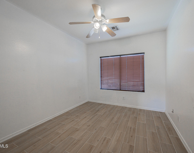 44289 W Windrose Drive - Photo Thumbnail 21