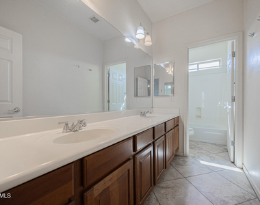 44289 W Windrose Drive - Photo Thumbnail 19