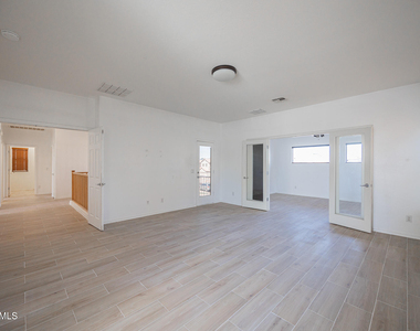 44289 W Windrose Drive - Photo Thumbnail 14