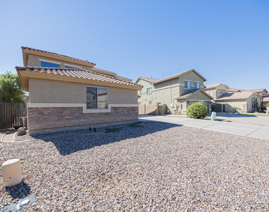 44289 W Windrose Drive - Photo Thumbnail 2