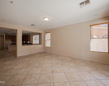 44289 W Windrose Drive - Photo Thumbnail 9