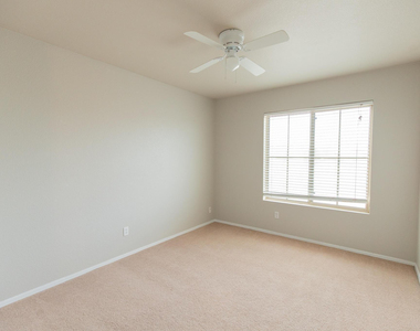 18033 N Skyhawk Drive - Photo Thumbnail 11