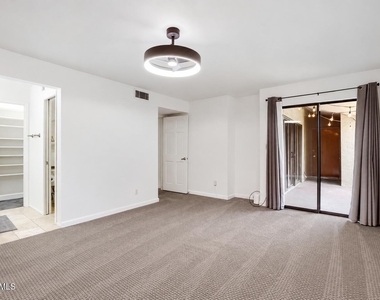 5998 N 78th Street - Photo Thumbnail 7