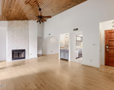 5998 N 78th Street - Photo Thumbnail 5