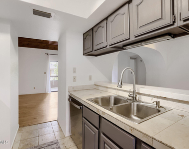 5998 N 78th Street - Photo Thumbnail 25