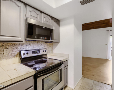 5998 N 78th Street - Photo Thumbnail 20