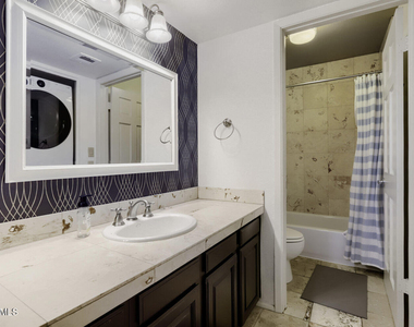 5998 N 78th Street - Photo Thumbnail 15