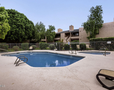 5998 N 78th Street - Photo Thumbnail 13