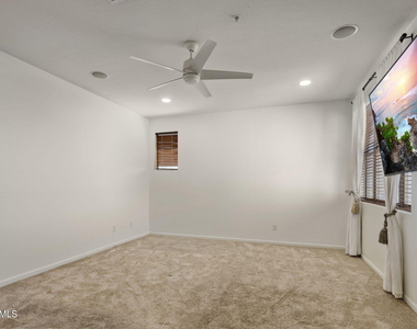 20802 N Grayhawk Drive - Photo Thumbnail 22