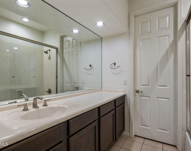 20802 N Grayhawk Drive - Photo Thumbnail 17