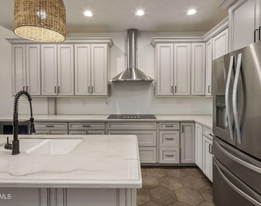 20802 N Grayhawk Drive - Photo Thumbnail 11