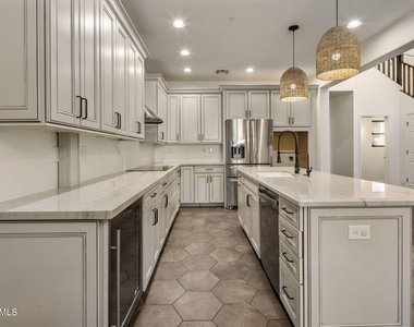 20802 N Grayhawk Drive - Photo Thumbnail 10