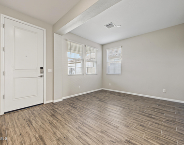 17822 W Villa Hermosa Lane - Photo Thumbnail 9