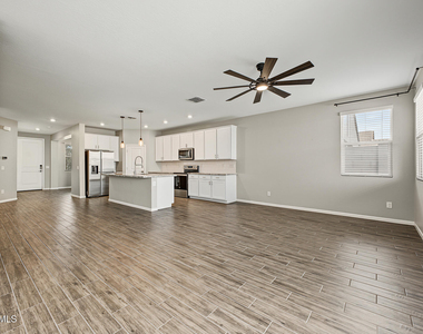 17822 W Villa Hermosa Lane - Photo Thumbnail 14
