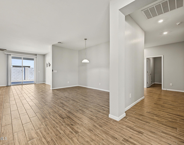17822 W Villa Hermosa Lane - Photo Thumbnail 11