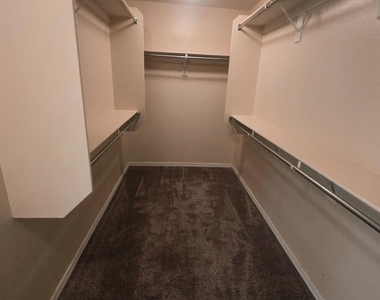 4615 S Antonio Circle - Photo Thumbnail 13