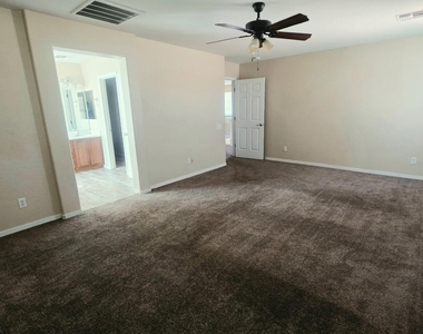 4615 S Antonio Circle - Photo Thumbnail 15