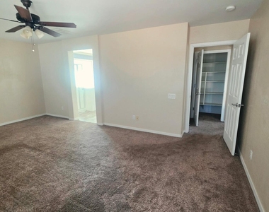 4615 S Antonio Circle - Photo Thumbnail 7