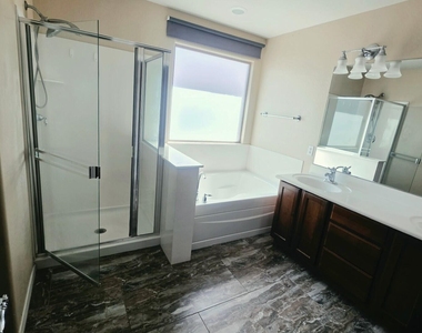 4615 S Antonio Circle - Photo Thumbnail 16