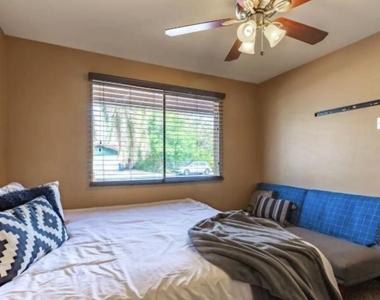 1321 E La Jolla Drive - Photo Thumbnail 13