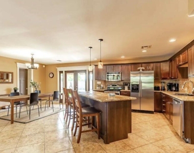 1321 E La Jolla Drive - Photo Thumbnail 5