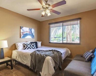 1321 E La Jolla Drive - Photo Thumbnail 12