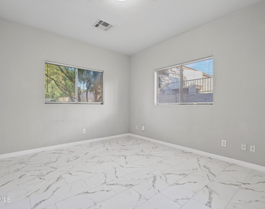 2027 E University Drive - Photo Thumbnail 14