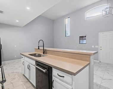 2027 E University Drive - Photo Thumbnail 4