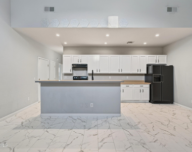 2027 E University Drive - Photo Thumbnail 2