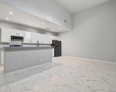 2027 E University Drive - Photo Thumbnail 3