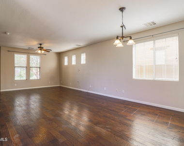 15304 W Wethersfield Road - Photo Thumbnail 5